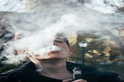 5 Pros And Cons Of Vaping You Must Know